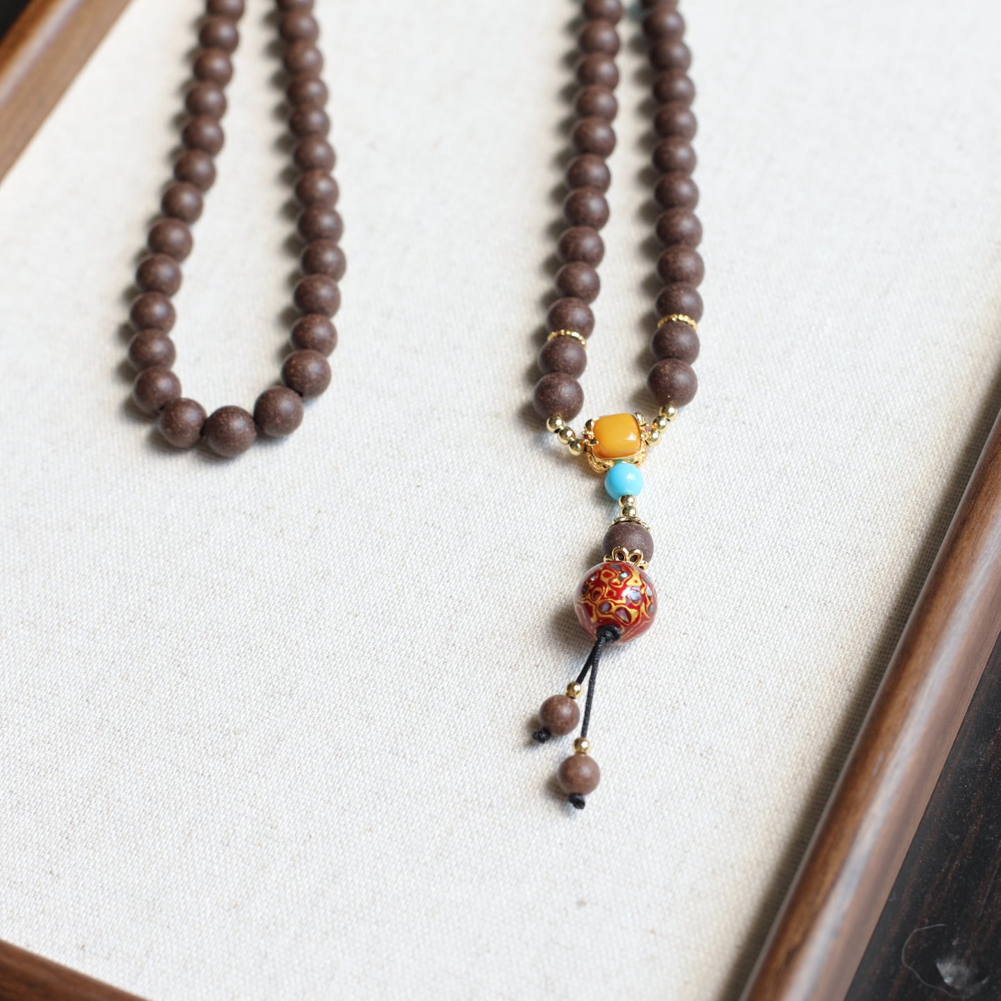 Herbal Scent Black Ginseng & Lychee Fatigue-Relieving Lacquer Long Necklace — photo 2