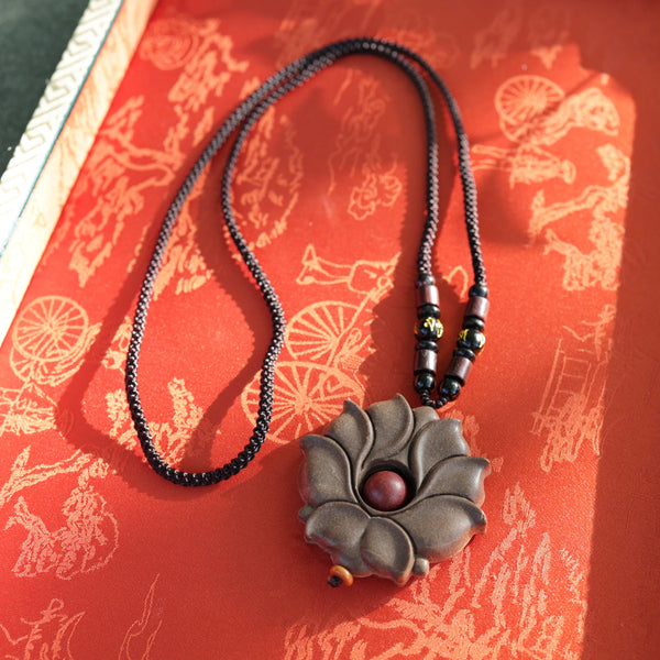 Herbal Scent Limpid lotus botanical pendant pet-friendly