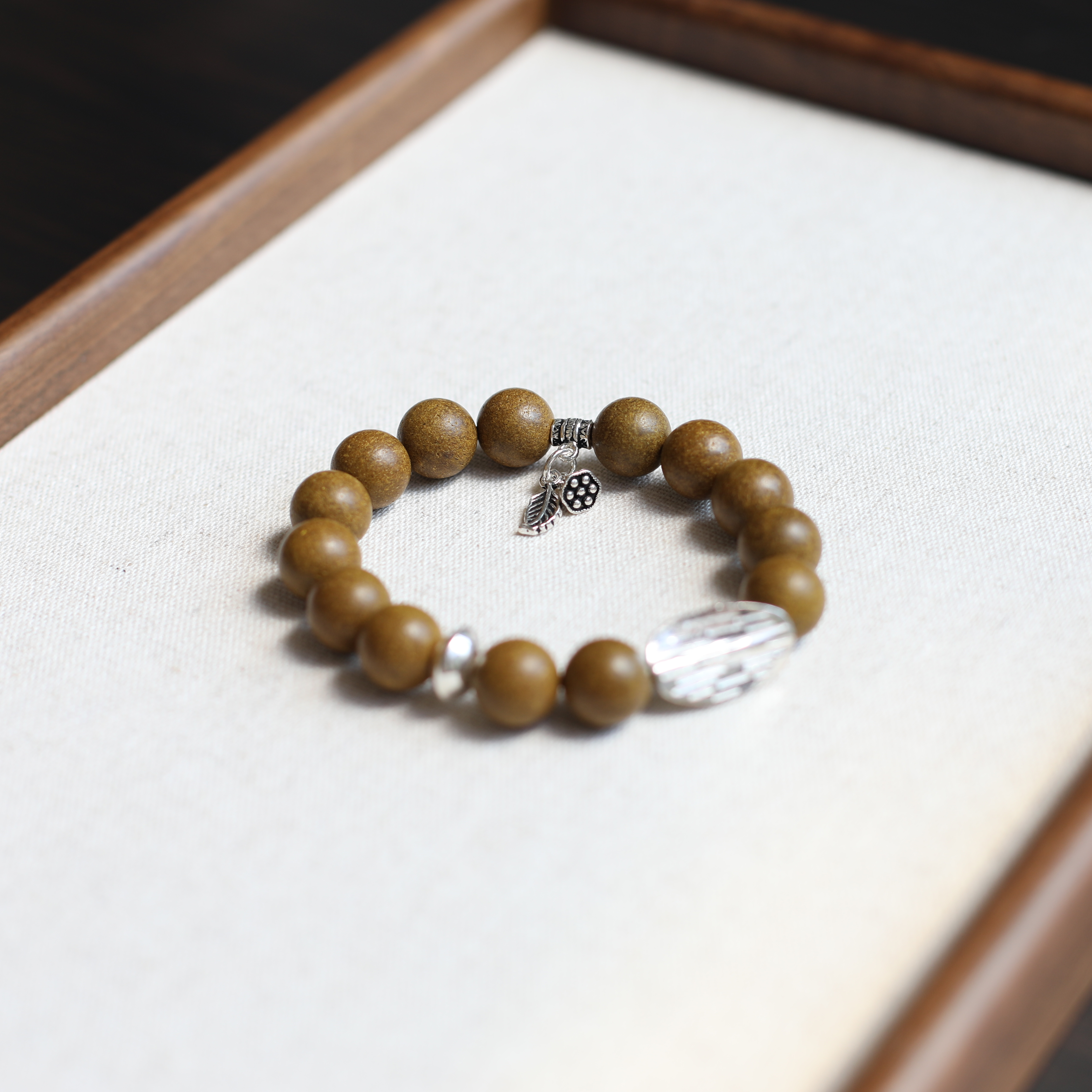 【Toasty】Herbal Scent Ginseng & Sweet Osmanthus Womb-Warming & Stomach-Nourishing Bracelet 12mm