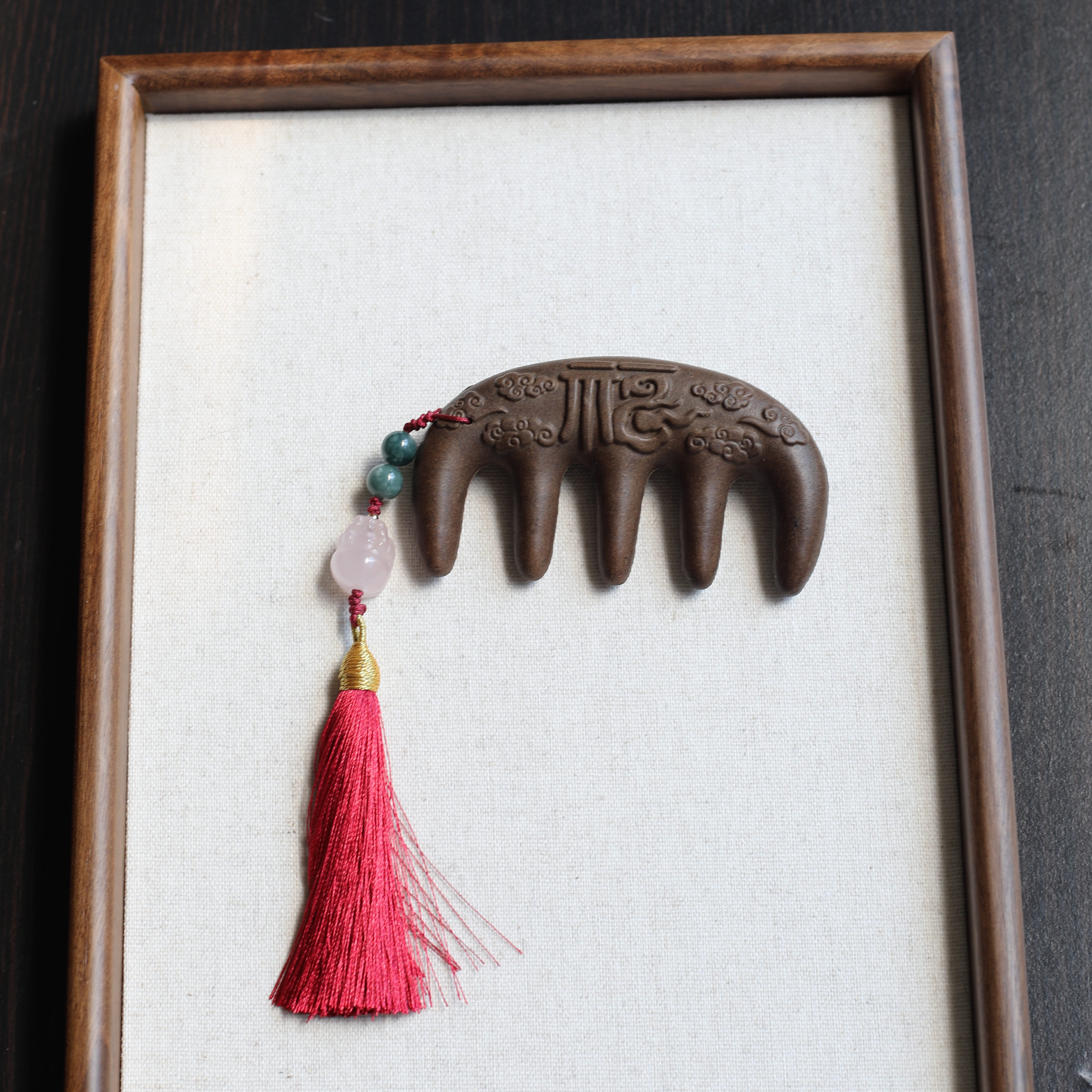 【Luscious】Herbal Scent Polygonum Multiflorum & Red Peanut Hair-Growth Pixiu Pendant Comb