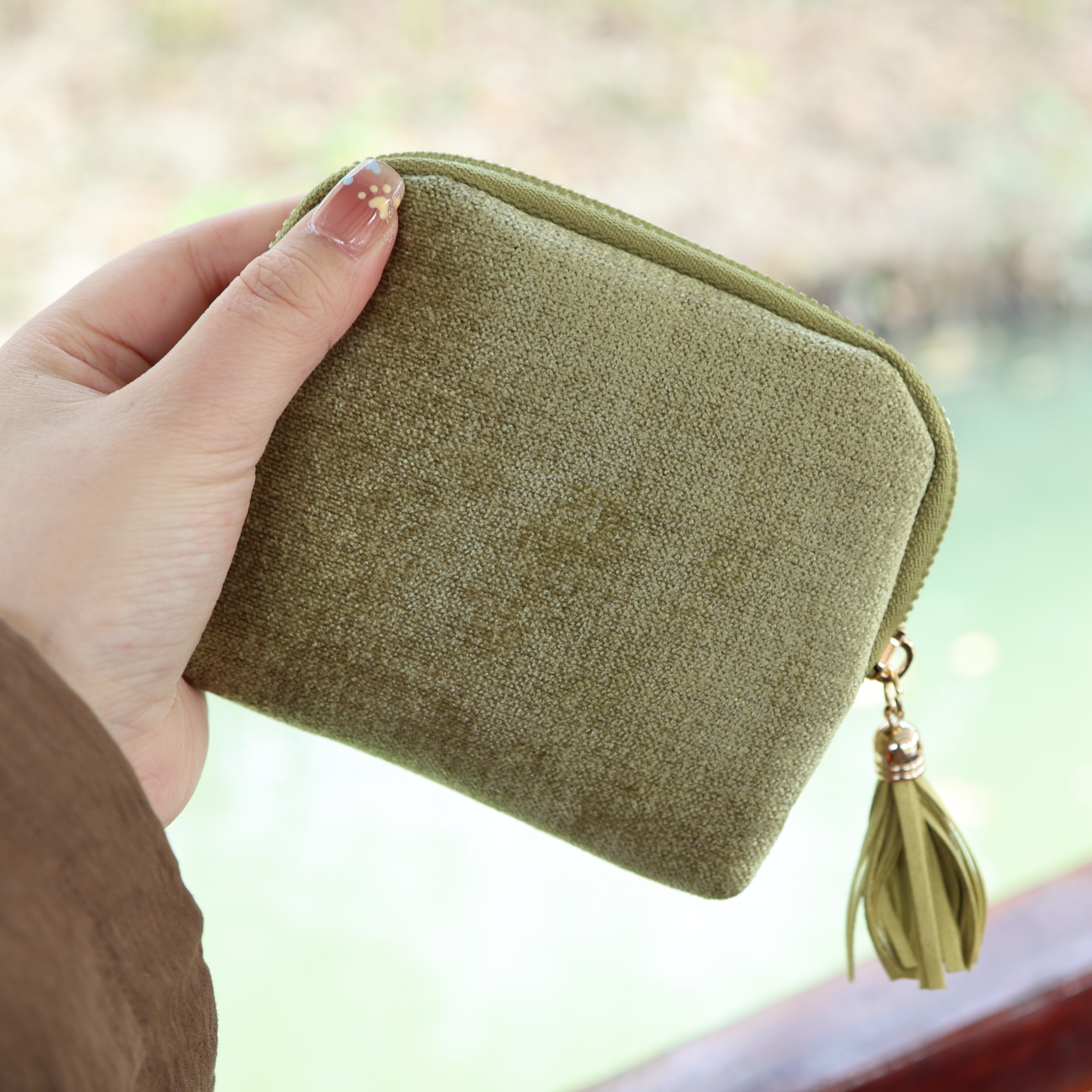 【Secure】7-Day Bracelet Travel Case | Keep Your Treasures Safe & Tangle-Free