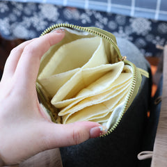 【Secure】7-Day Bracelet Travel Case | Keep Your Treasures Safe & Tangle-Free