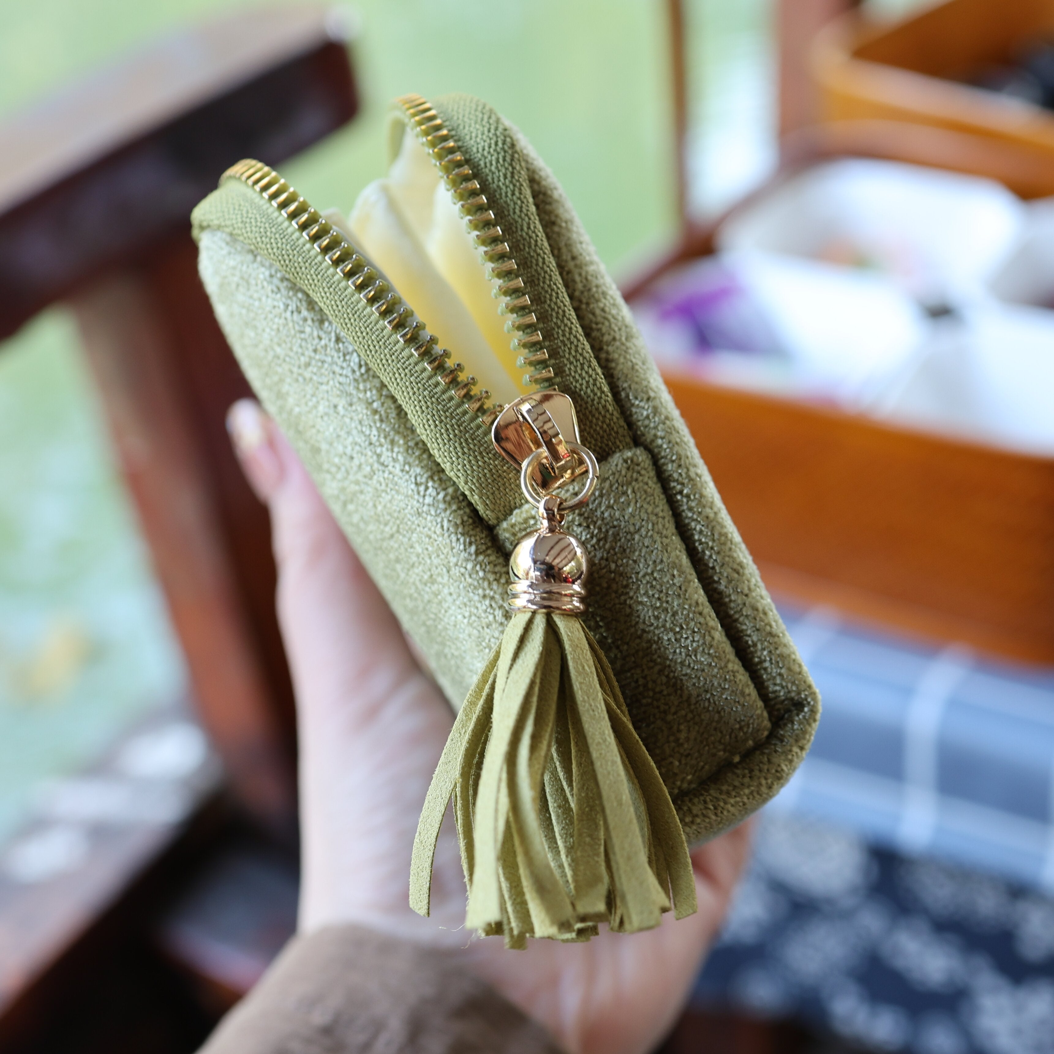 【Secure】7-Day Bracelet Travel Case | Keep Your Treasures Safe & Tangle-Free