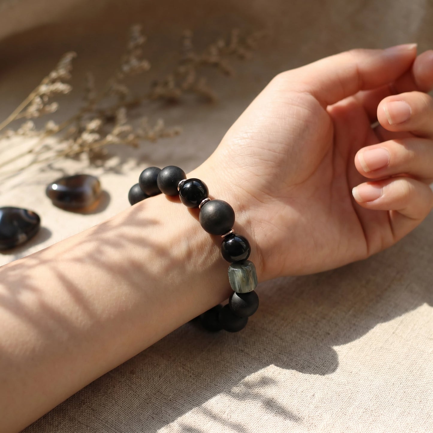 Herbal Scent Black Dragon Saliva & Black Ginseng Kidney-Warming Bracelet 12mm — photo 5